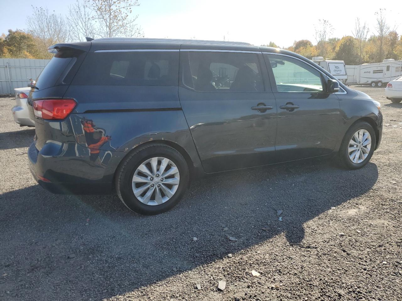 2017 Kia Sedona - Image 3