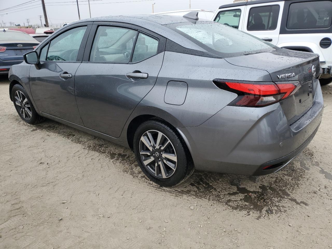 2021 Nissan Versa - Image 2