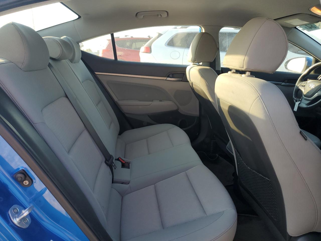 2017 Hyundai Elantra - Image 10