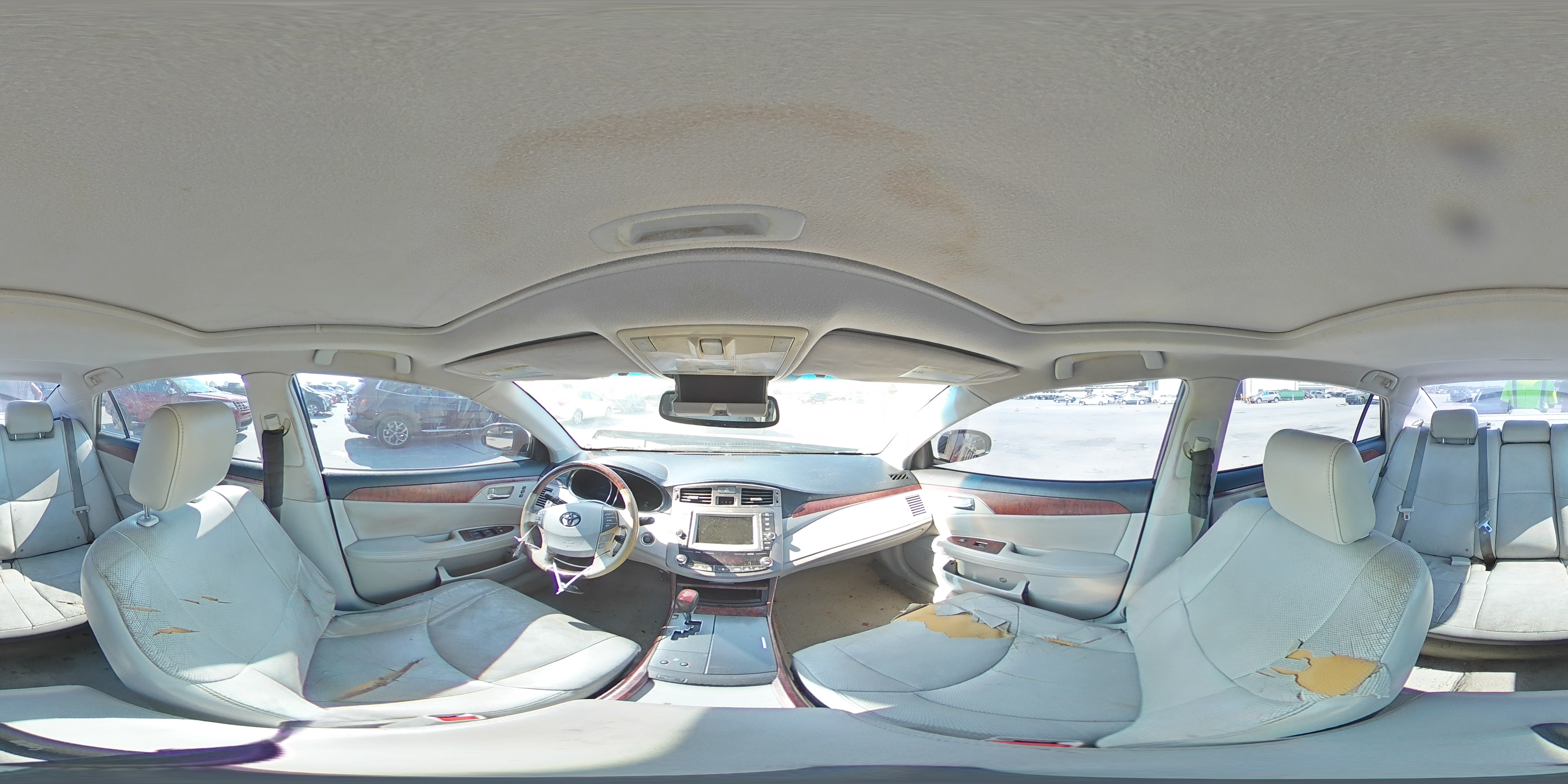 2012 Toyota Avalon - Image 13
