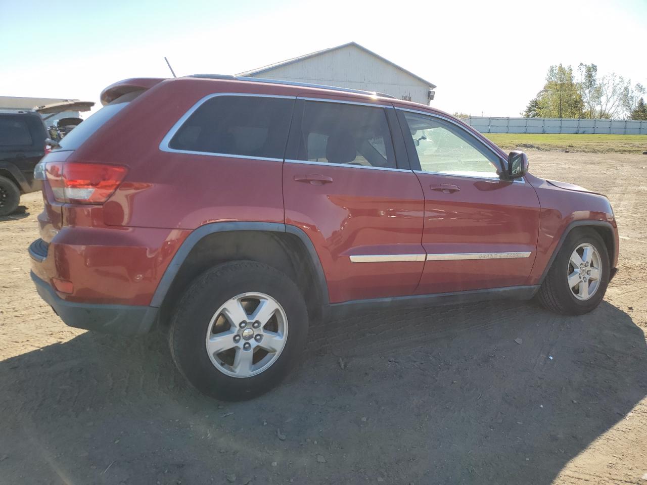 2011 Jeep Grand Cherokee - Image 3