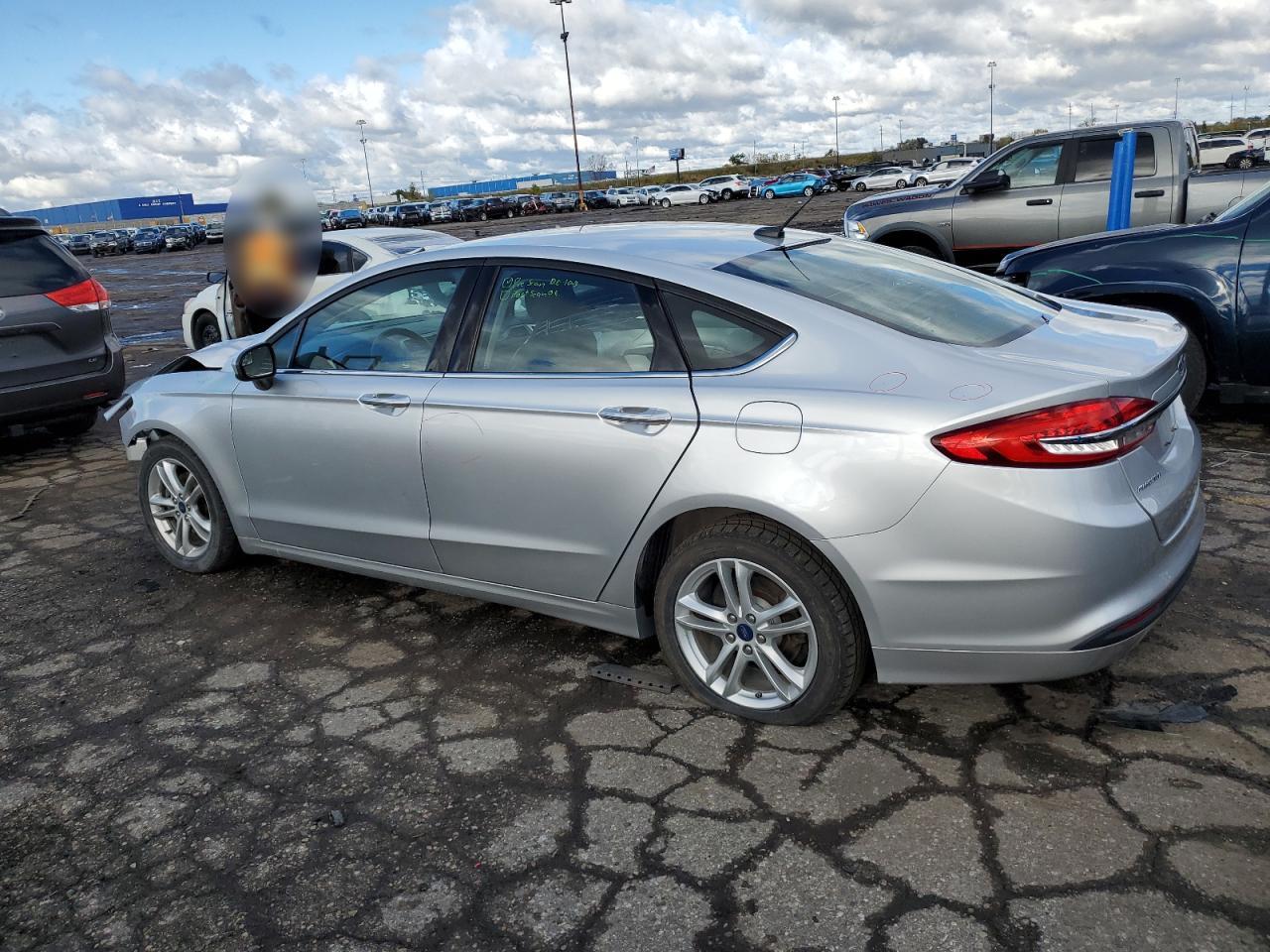 VIN 3FA6P0H76JR227806 2018 FORD FUSION no.2