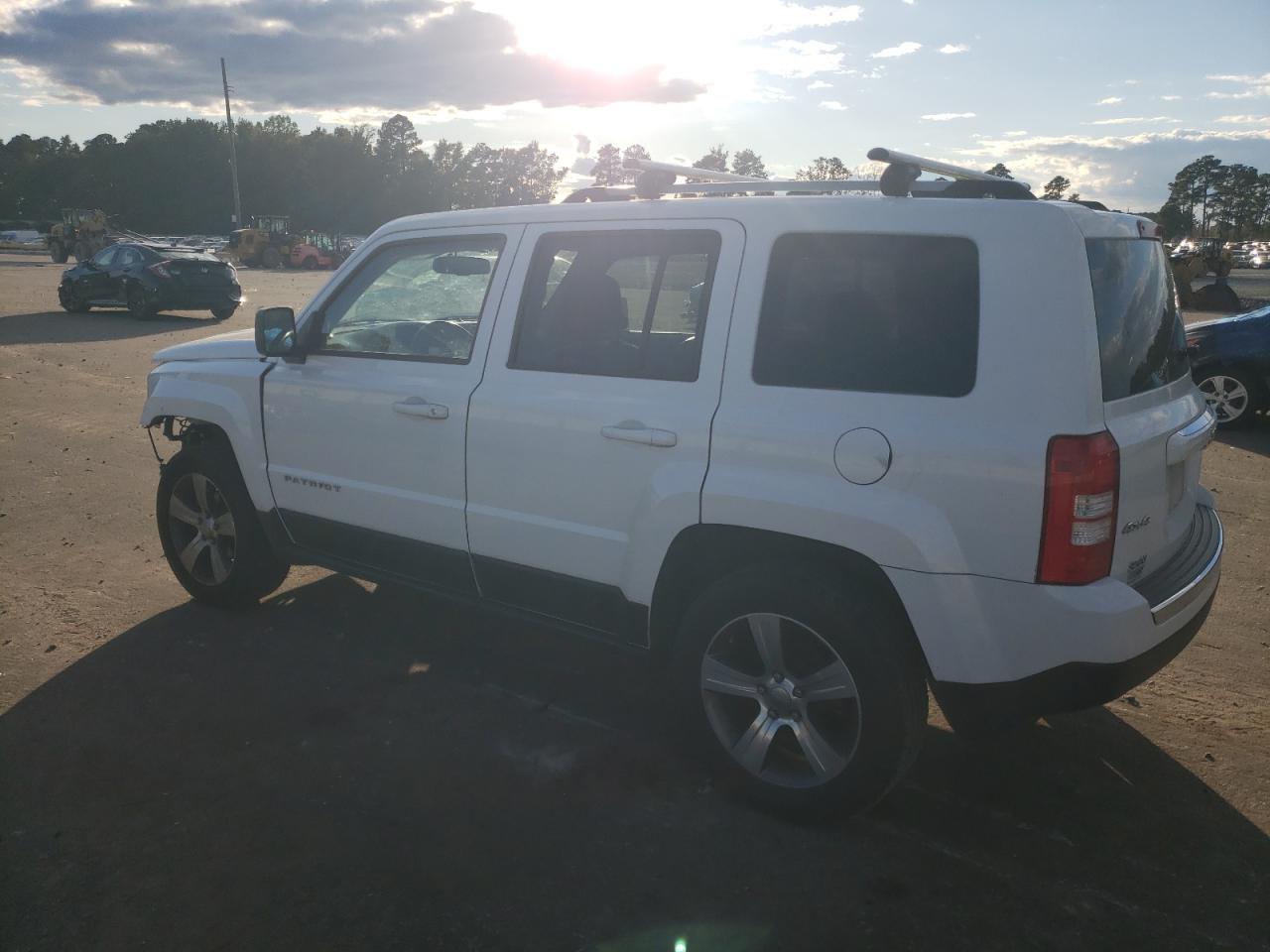 VIN 1C4NJRFBXHD135409 2017 JEEP PATRIOT no.2