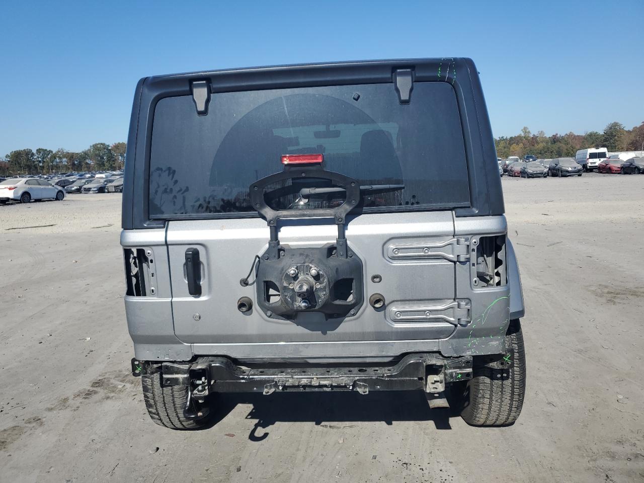 1C4HJXEN9KW510196 2019 Jeep Wrangler Unlimited Sahara