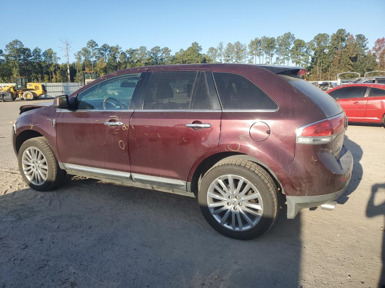 2011 Lincoln MKX - Image 2