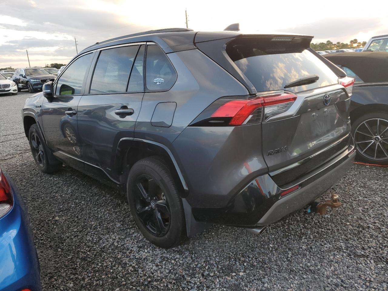 2020 Toyota RAV 4 - Image 2