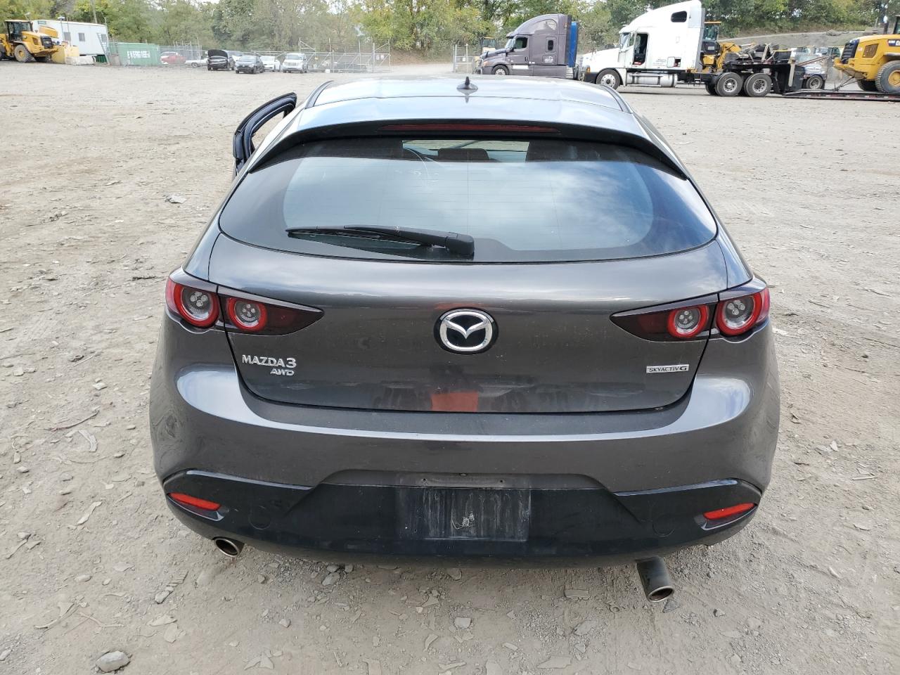 2019 Mazda 3 Preferred VIN: JM1BPBMM9K1135004 Lot: 73270534