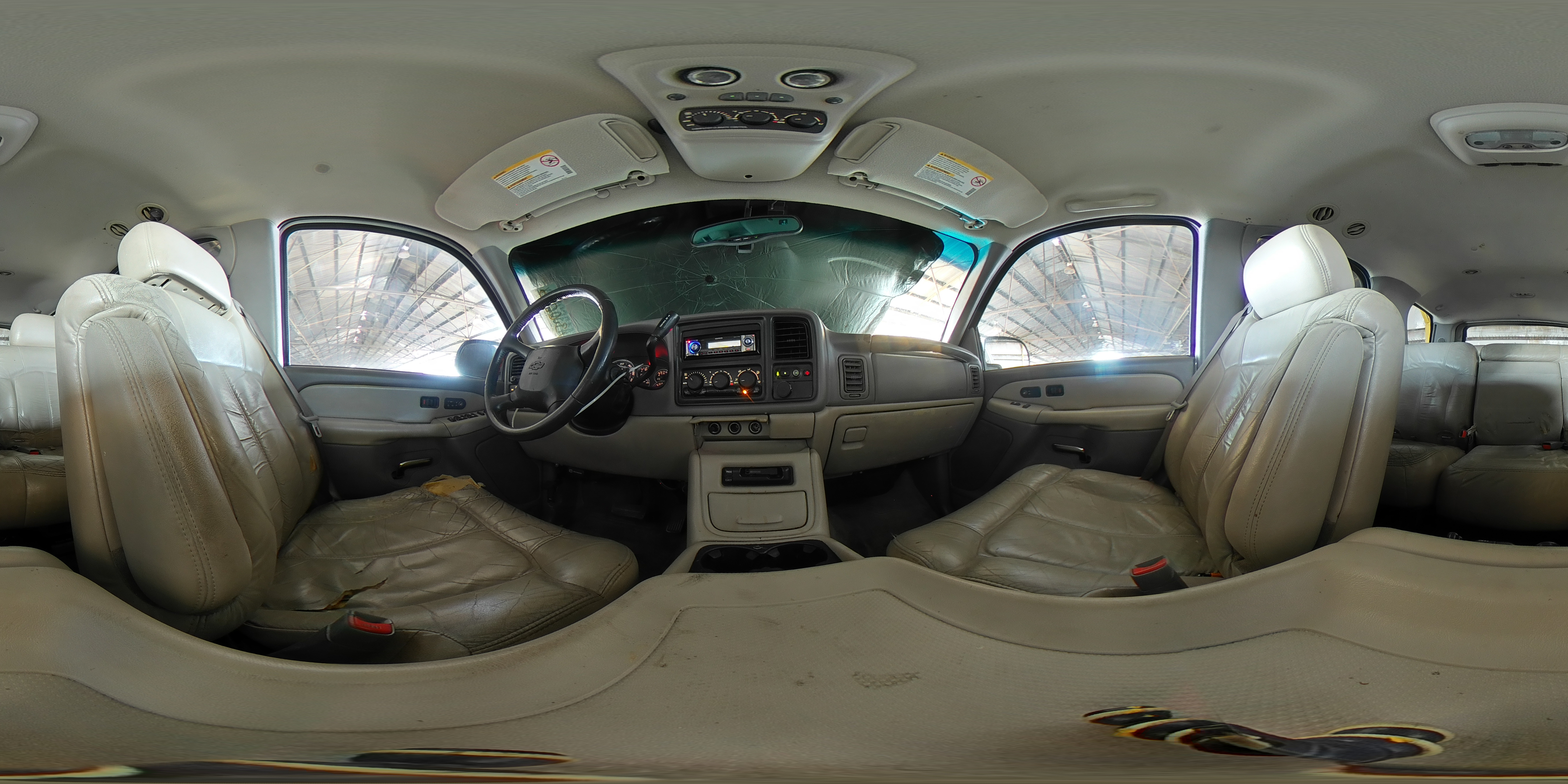 2002 Chevrolet Tahoe C1500 VIN: 1GNEC13T32R228038 Lot: 74136204