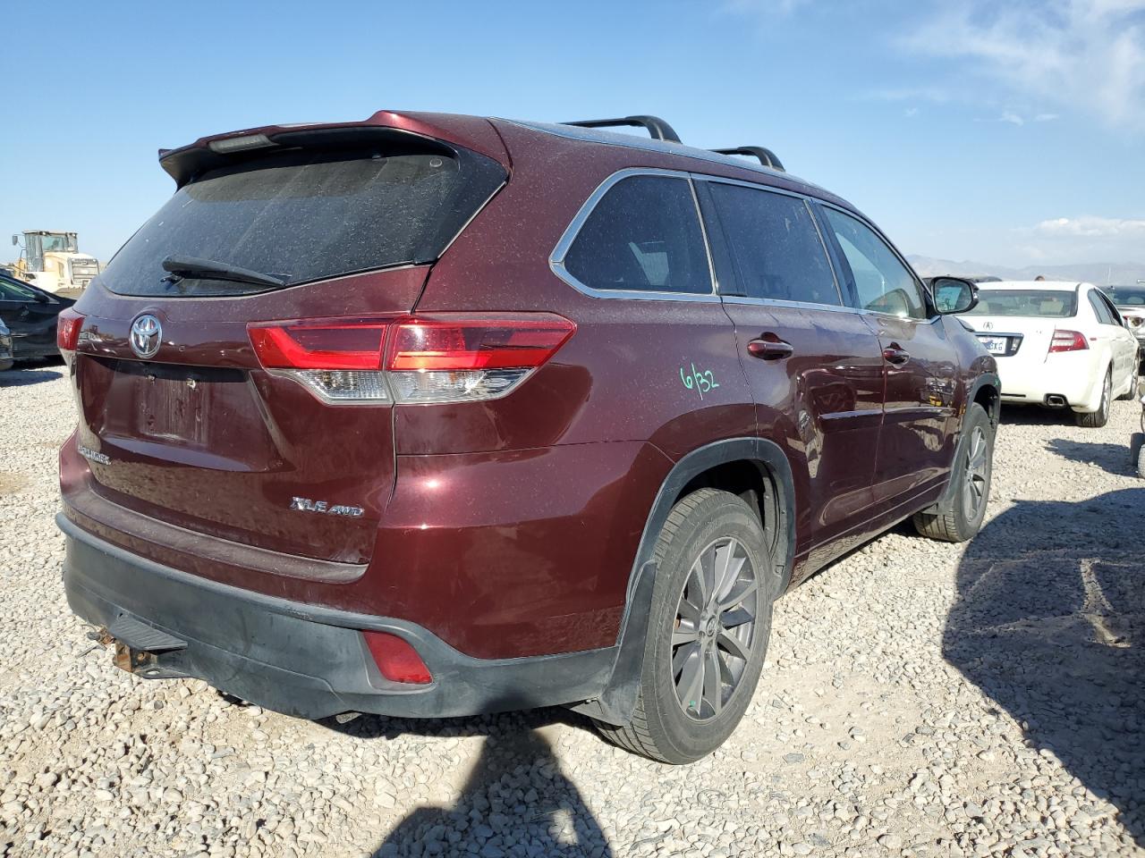 2018 Toyota Highlander Se VIN: 5TDJZRFH1JS898909 Lot: 75861434