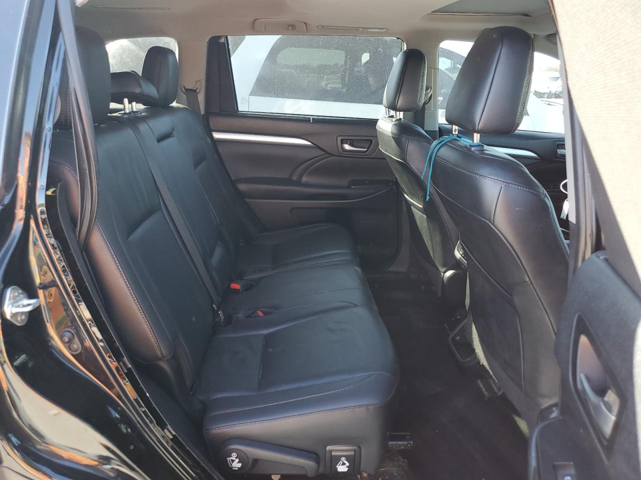 2019 Toyota Highlander Se VIN: 5TDJZRFH8KS924682 Lot: 77003994