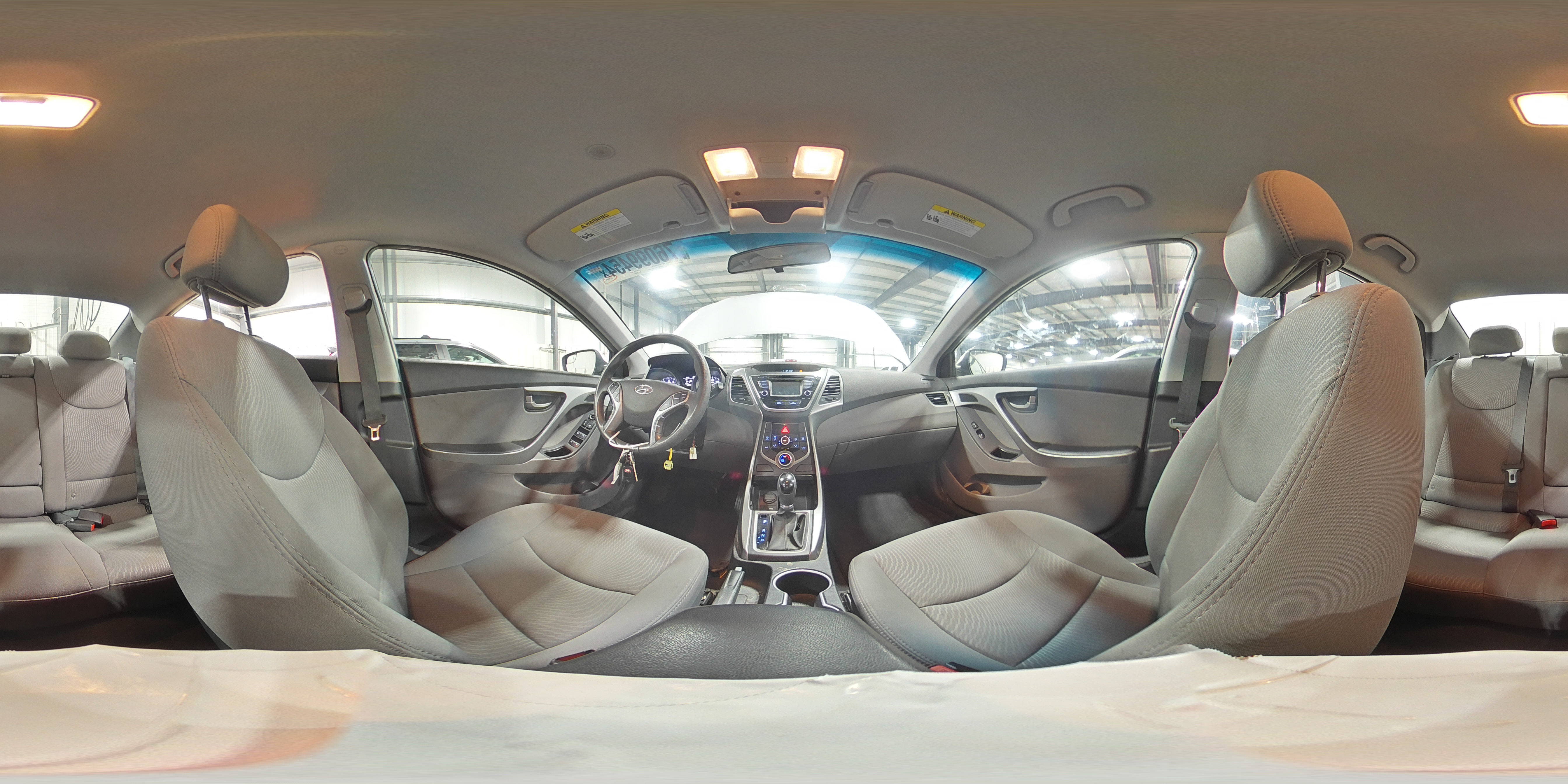 2016 Hyundai Elantra - Image 13
