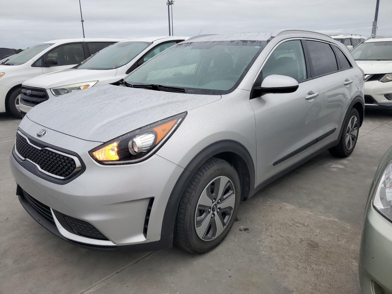 KNDCB3LCXJ5125588 2018 KIA NIRO - Image 1