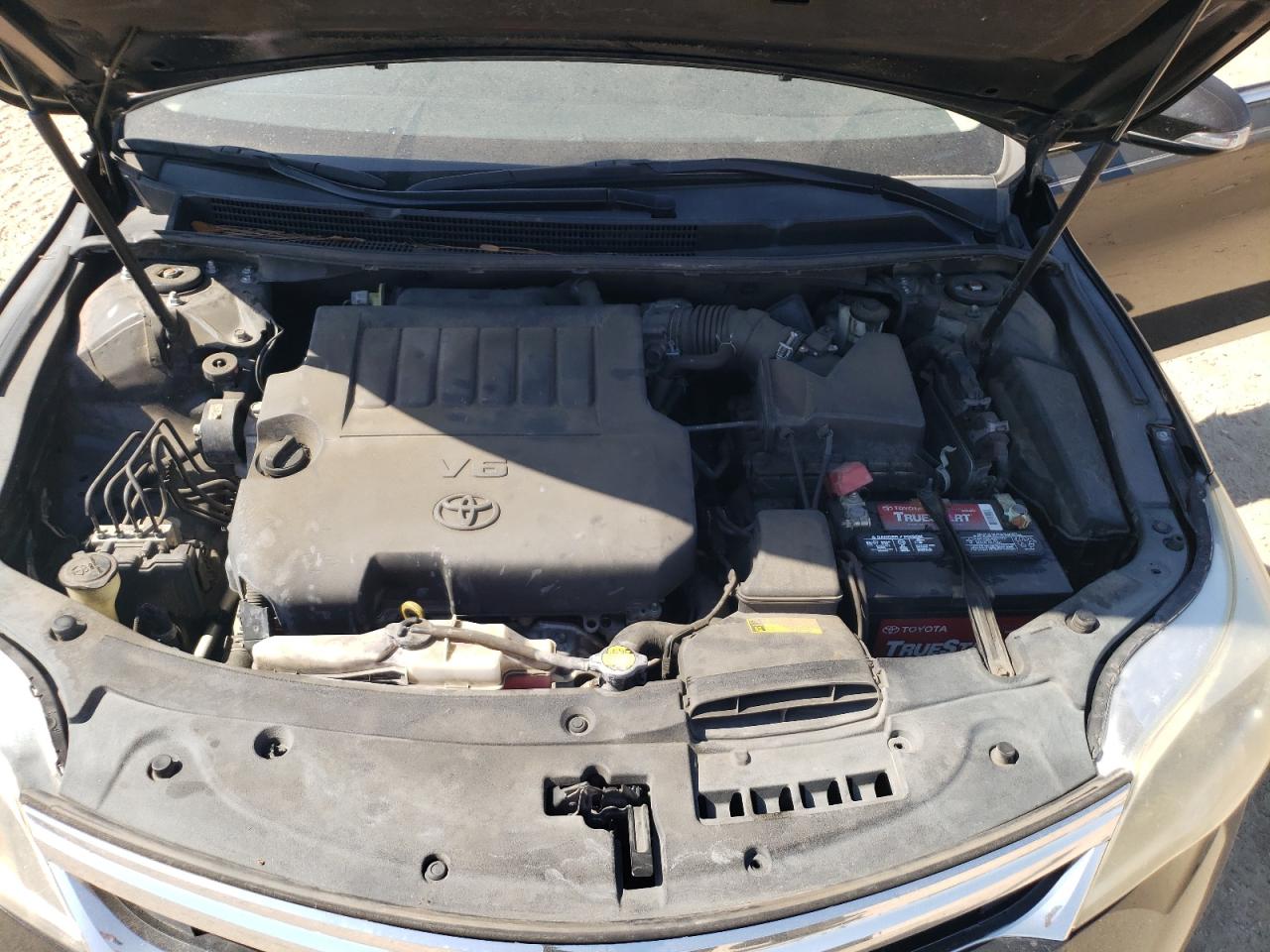 2013 Toyota Avalon - Image 11