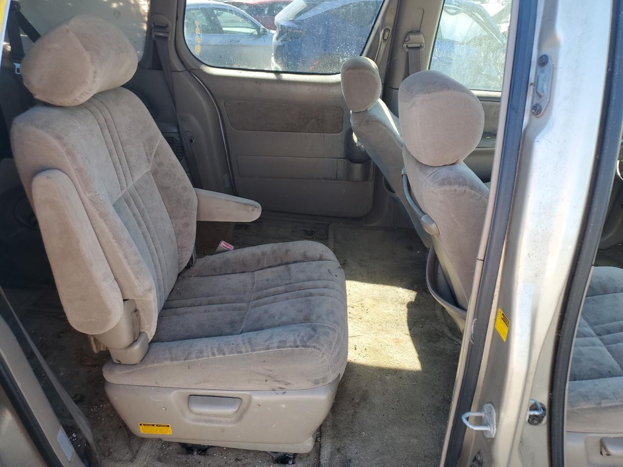 2001 Toyota Sienna Le VIN: 4T3ZF13C31U393555 Lot: 76843924