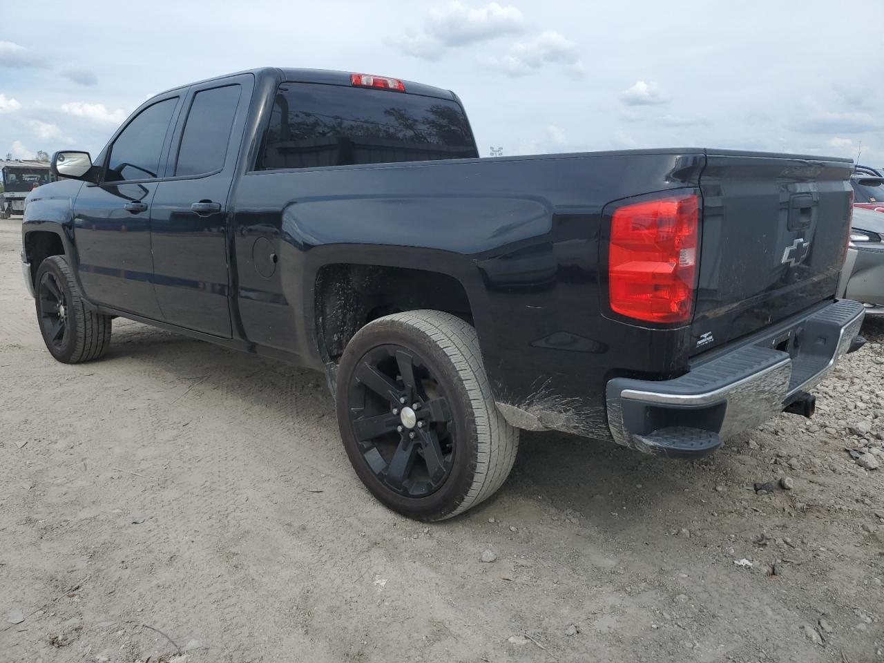 2014 Chevrolet Silverado - Image 2