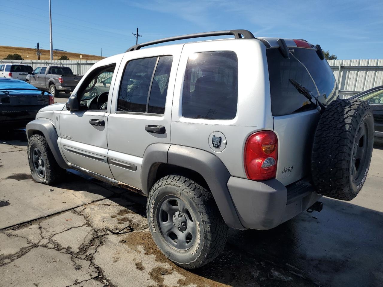 2004 Jeep Liberty (North America) - Image 2