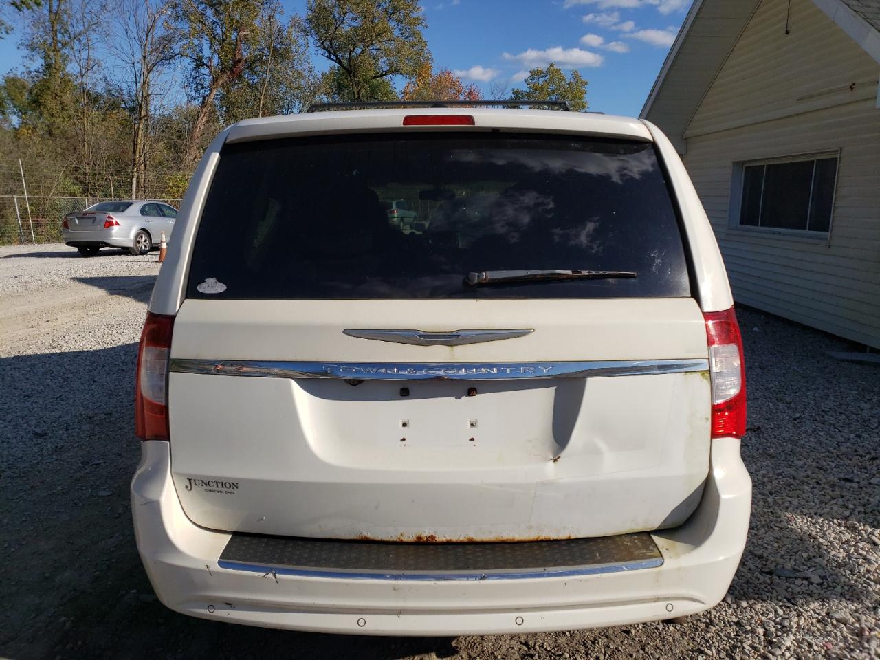 2A4RR8DG4BR782213 2011 Chrysler Town & Country Touring L