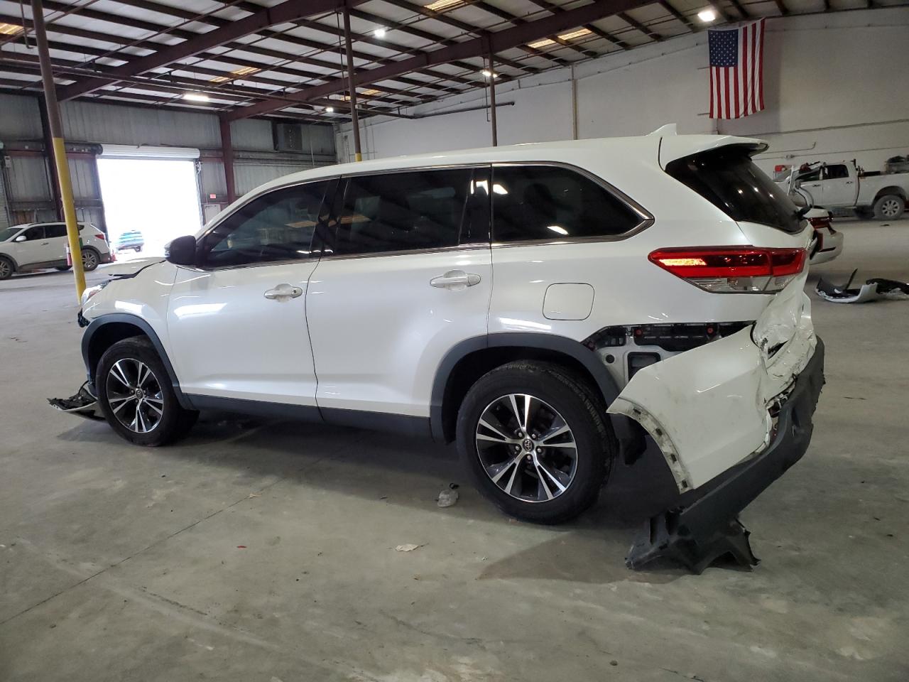 2019 Toyota Highlander - Image 2