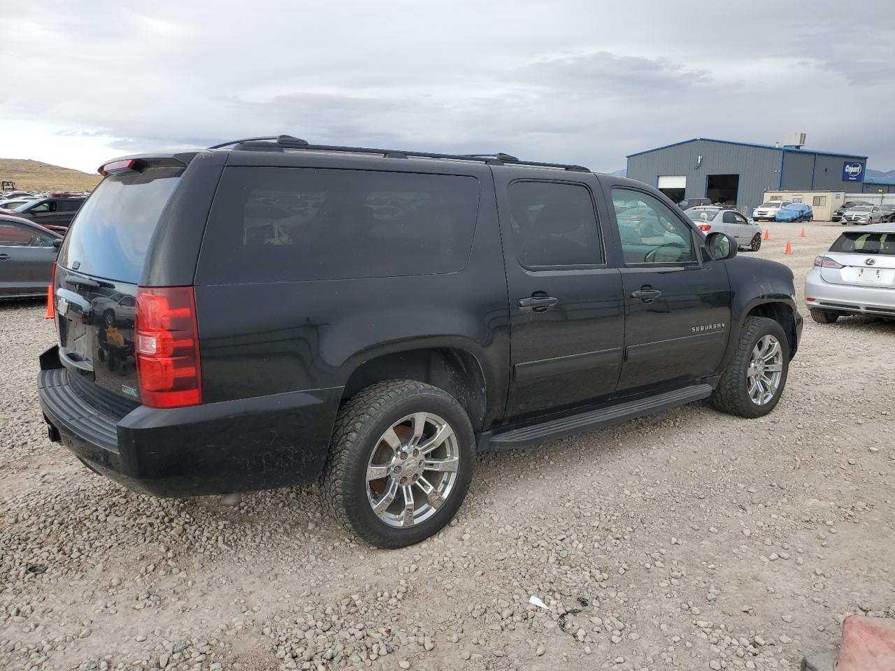 2011 Chevrolet Suburban - Image 3