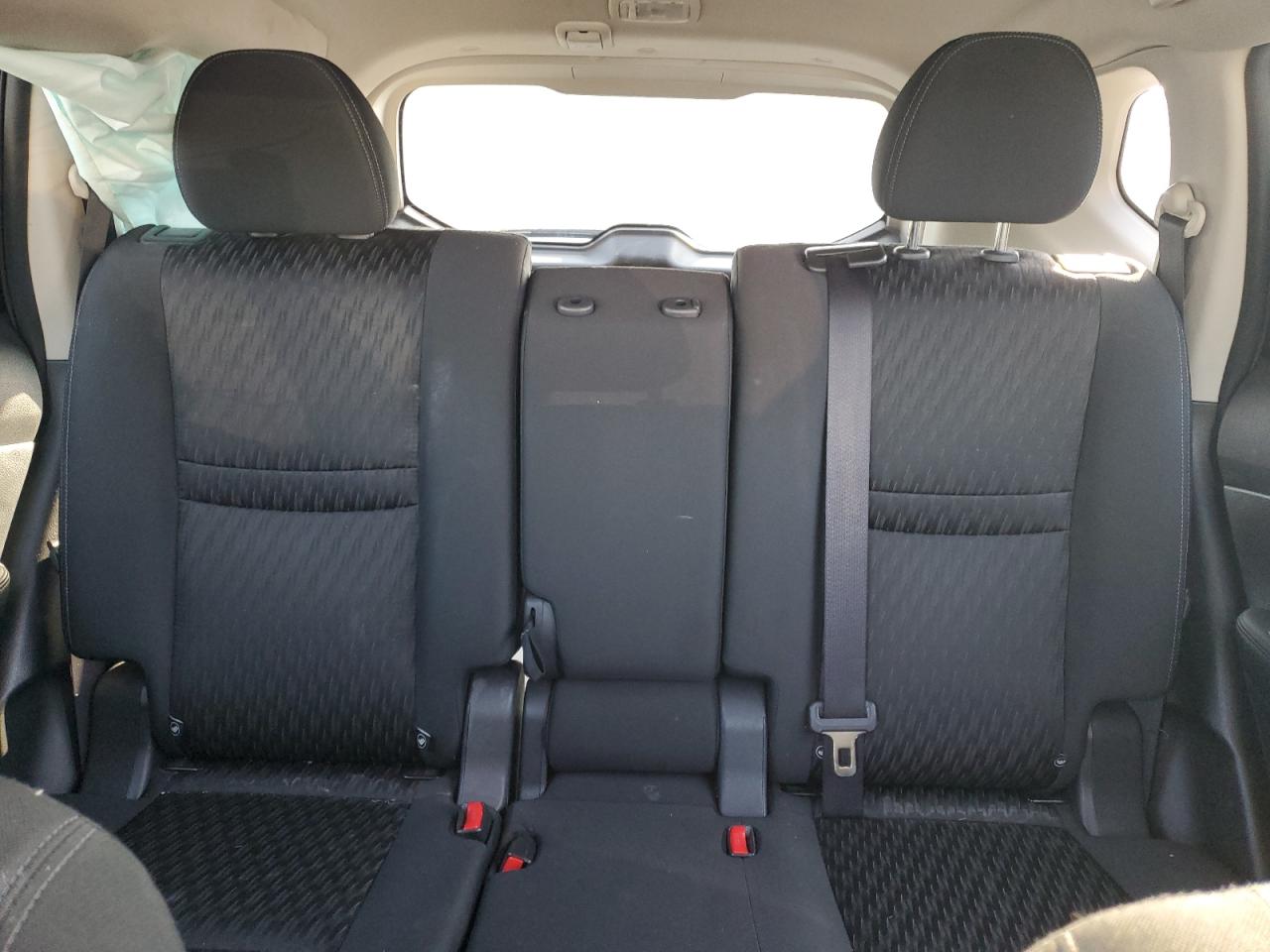 2020 Nissan Rogue - Image 10