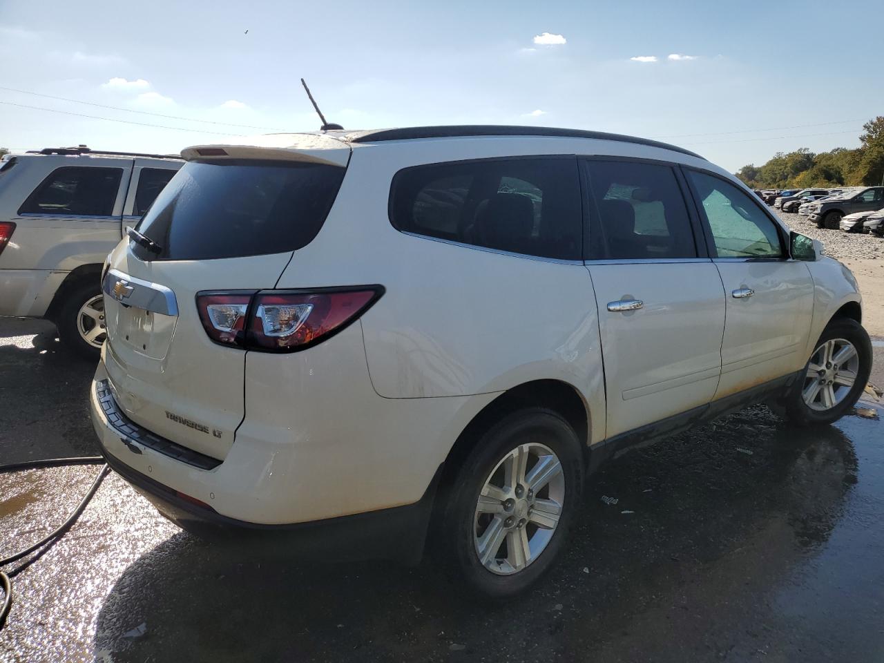 2014 Chevrolet Traverse - Image 3