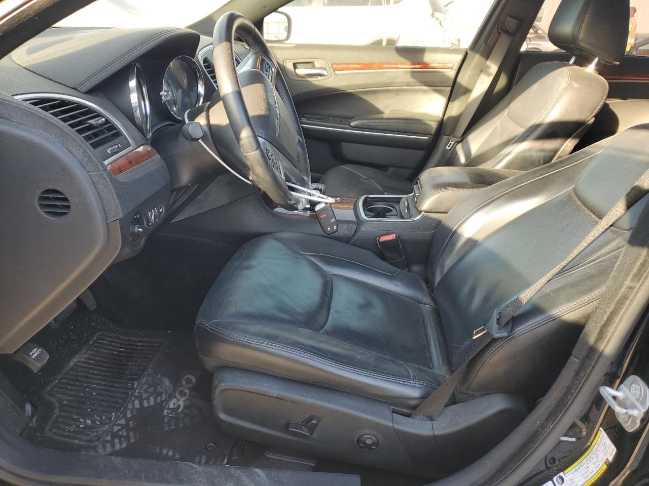 2013 Chrysler 300 - Image 7