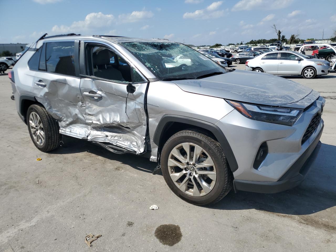 2024 Toyota RAV 4 - Image 4
