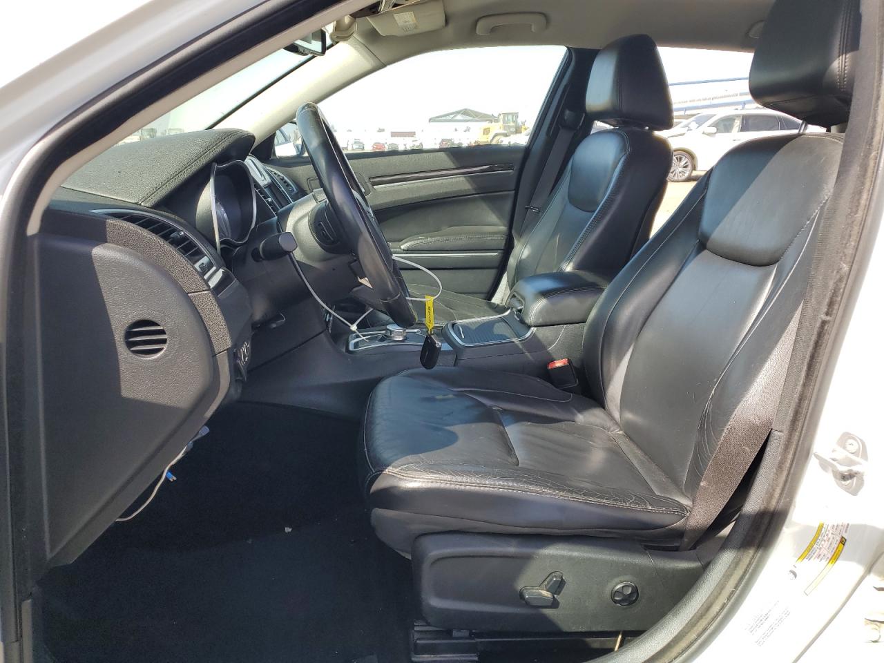 2015 Chrysler 300 - Image 7