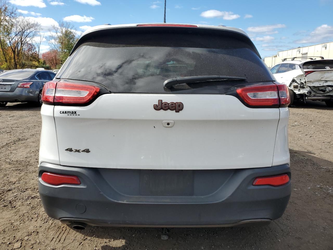 2016 Jeep Cherokee Latitude VIN: 1C4PJMCB2GW286134 Lot: 75984674