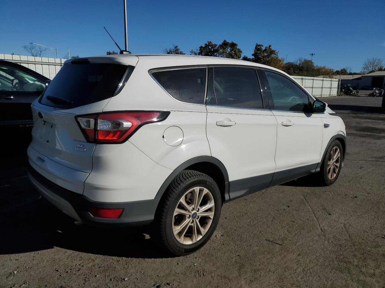 2017 Ford Escape Se VIN: 1FMCU0GDXHUD48186 Lot: 76763964