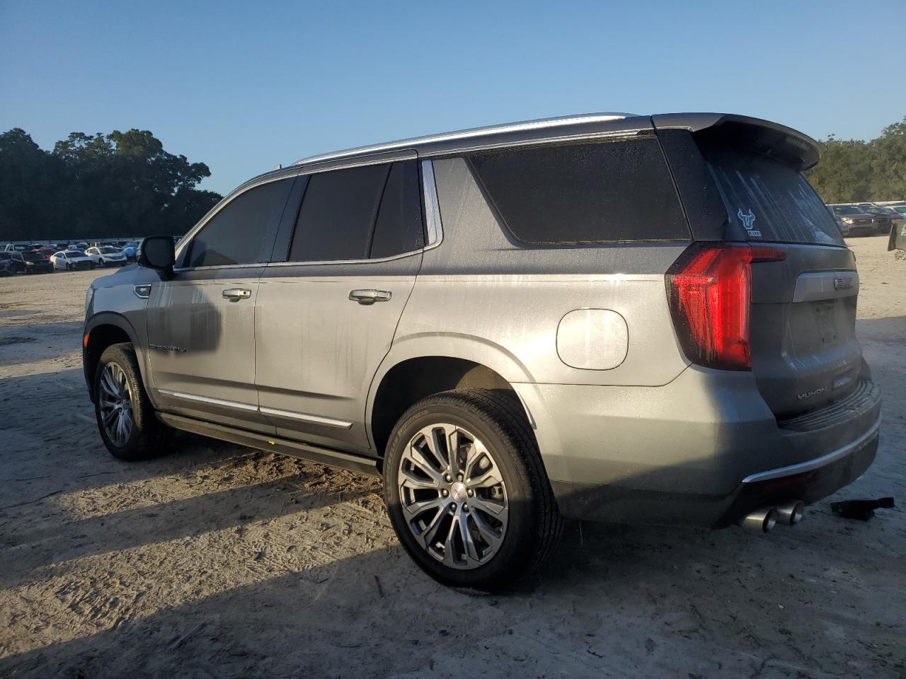 2022 GMC Yukon - Image 2