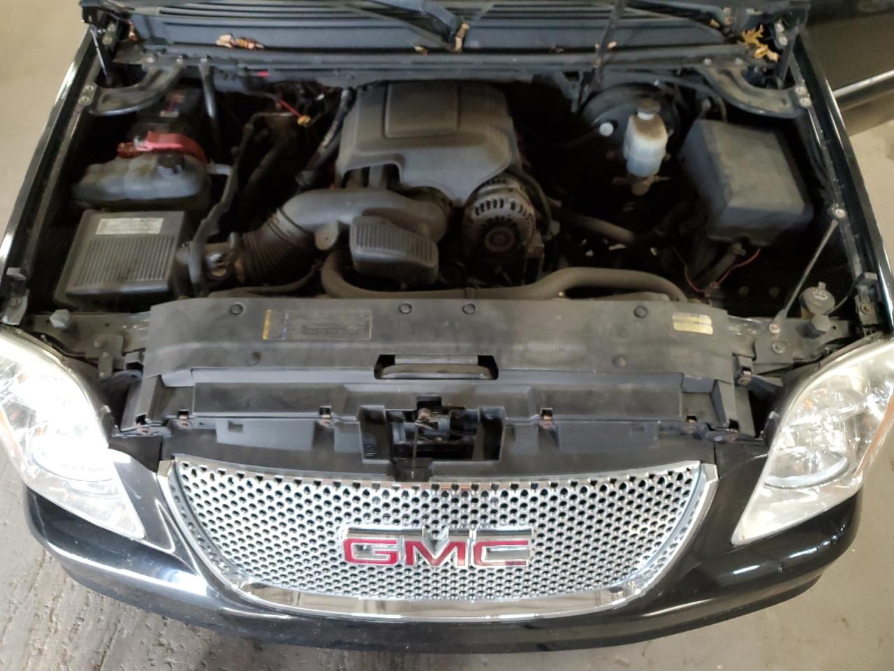 2008 GMC Yukon - Image 12