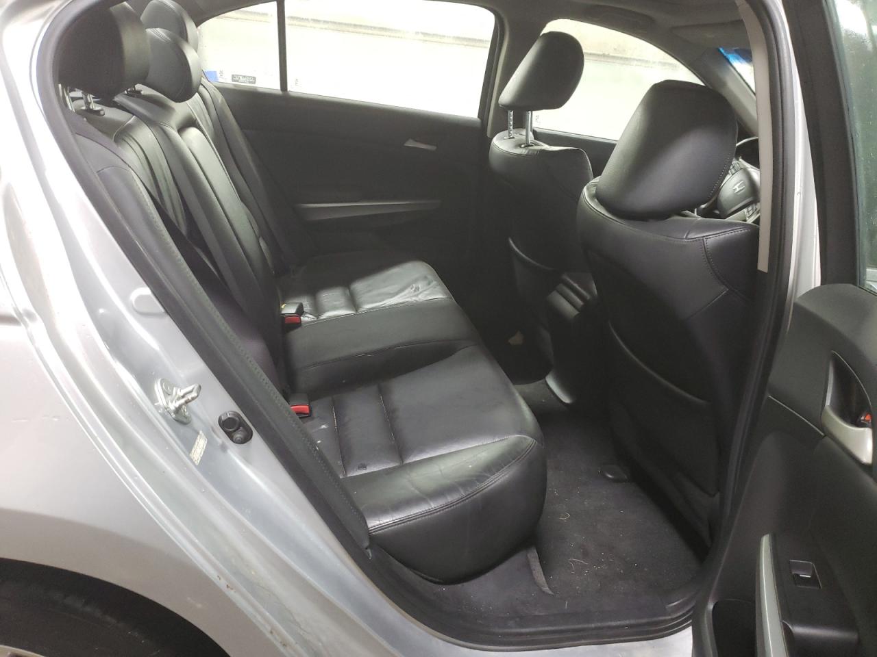 2009 Honda Accord - Image 10