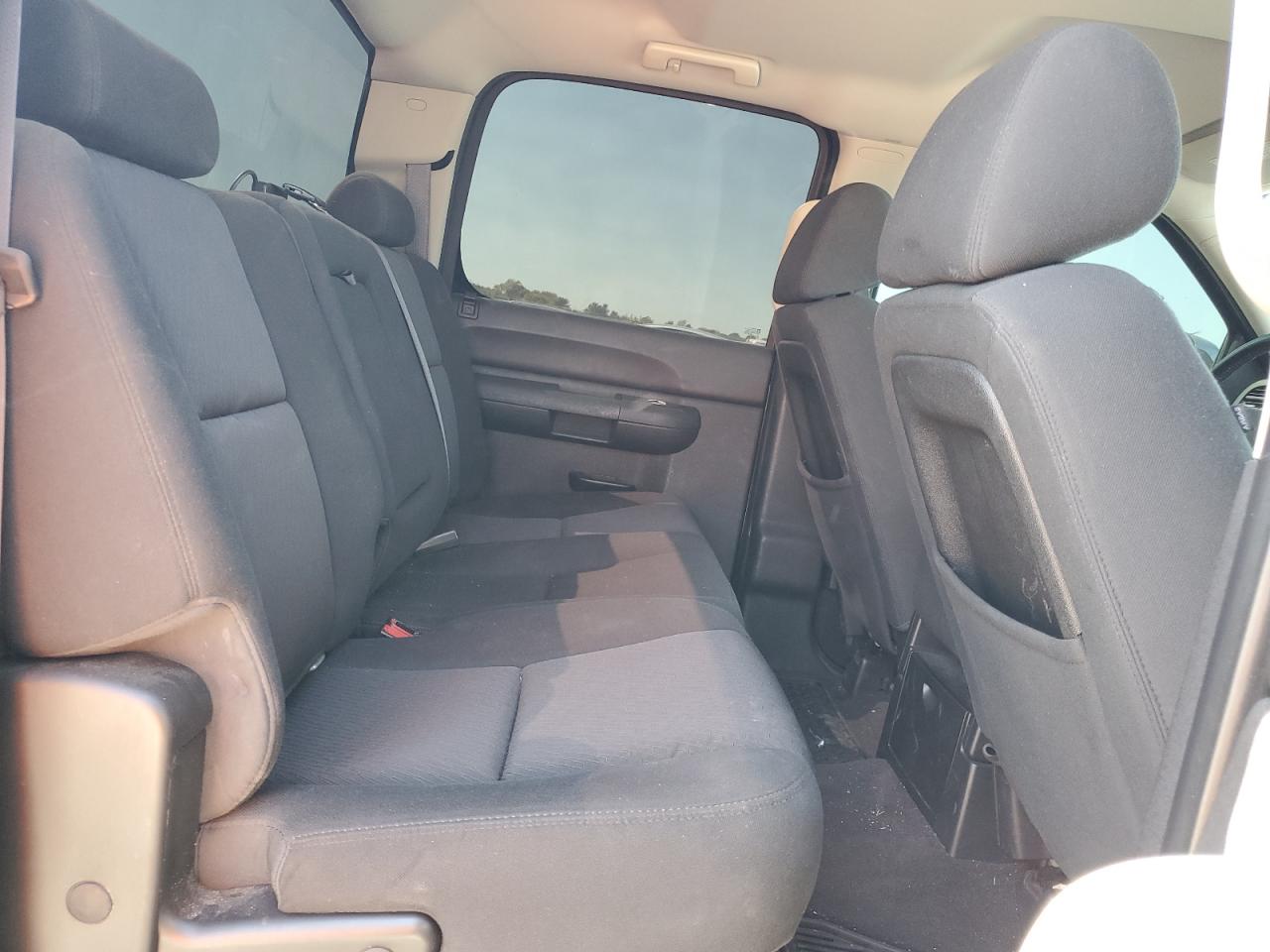 2012 Chevrolet Silverado - Image 10