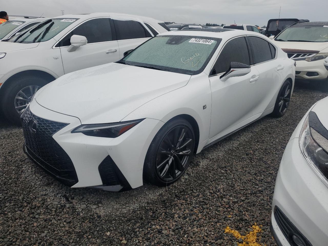 Lexus IS