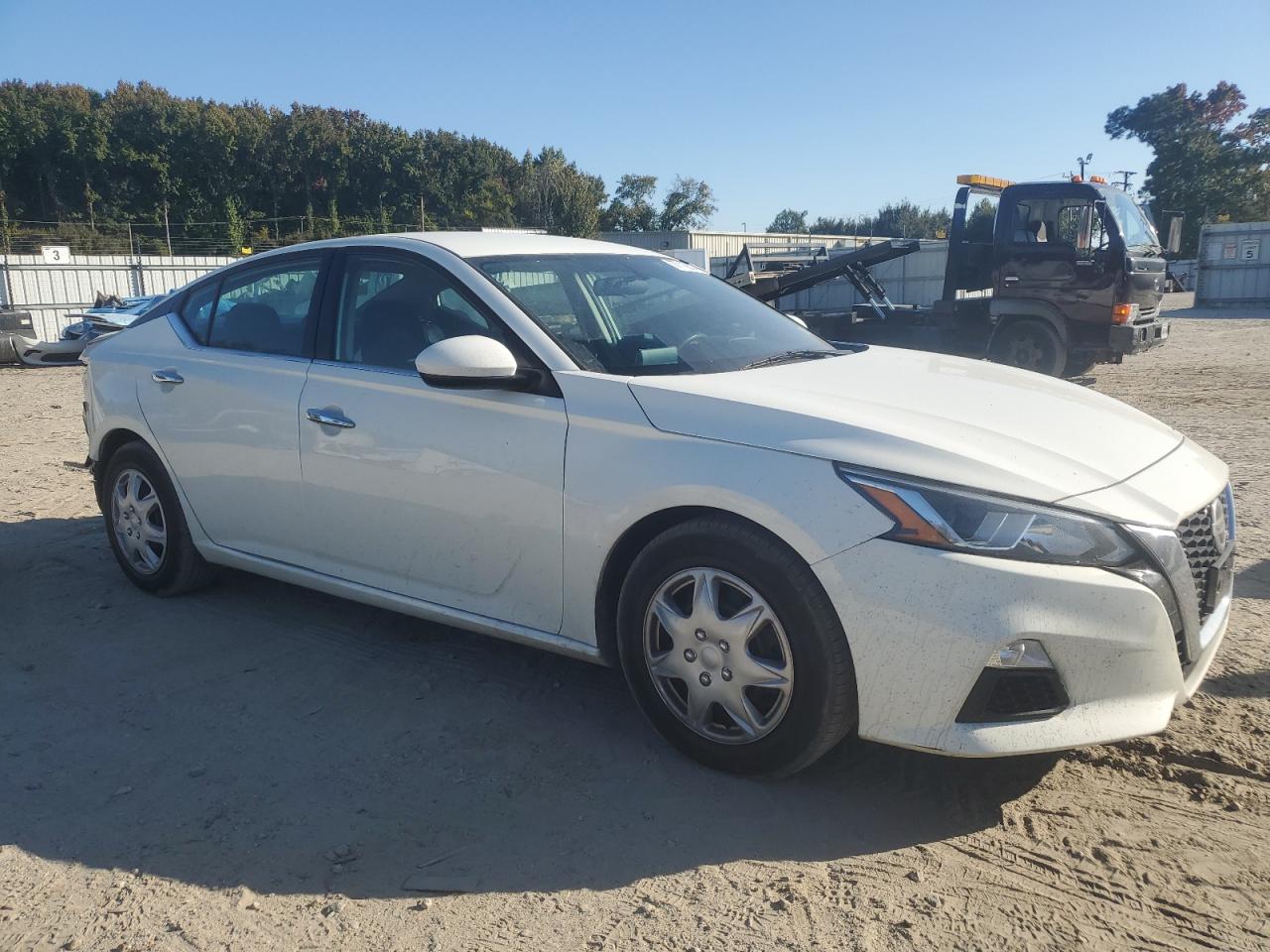 2020 Nissan Altima - Image 4