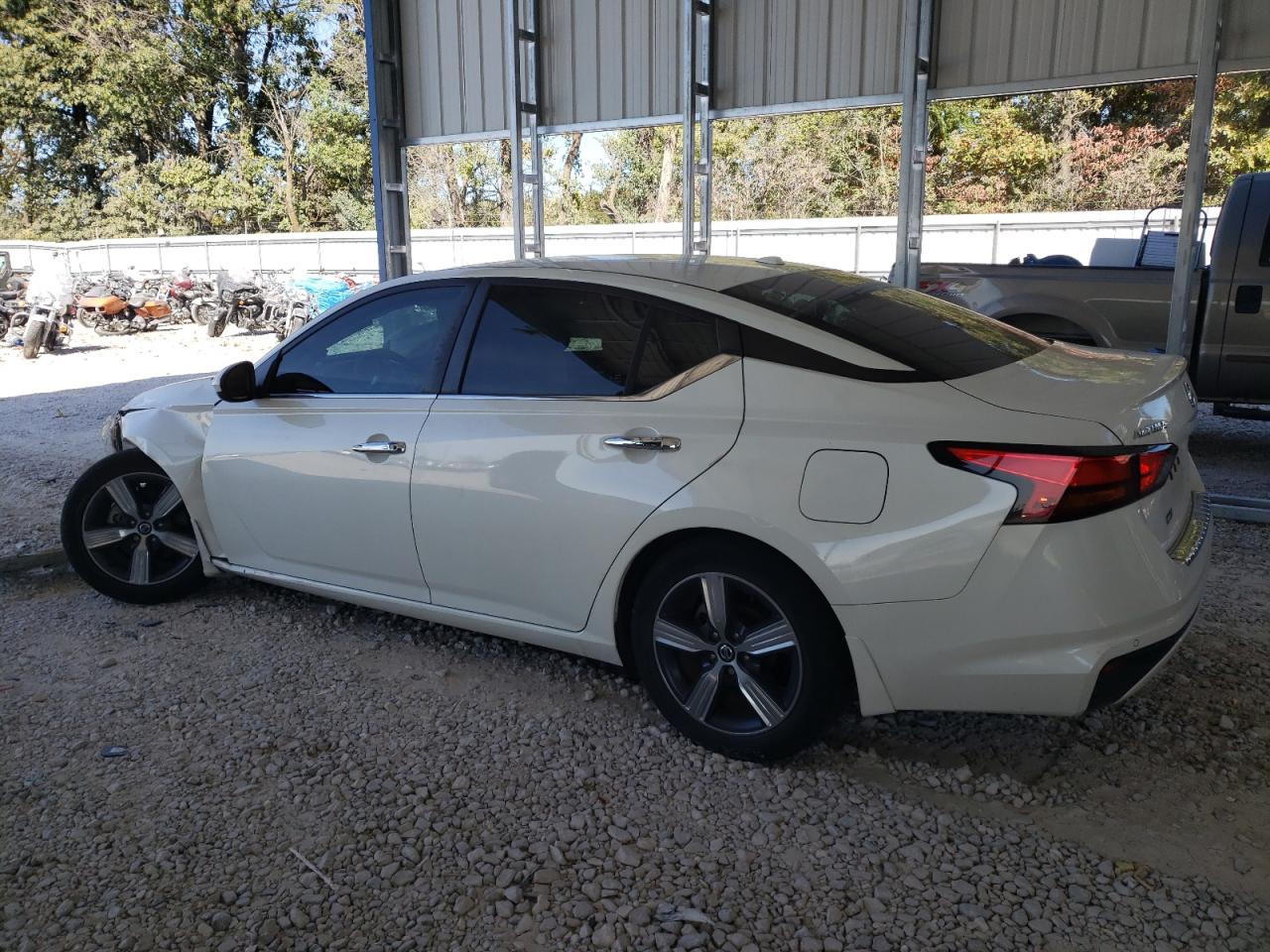 2021 Nissan Altima - Image 2