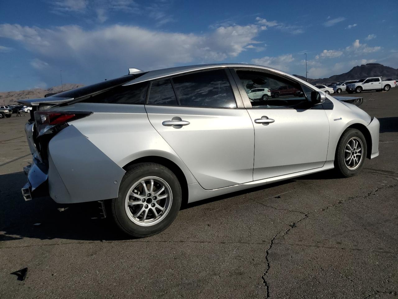 VIN JTDKARFU5J3553103 2018 TOYOTA PRIUS no.3