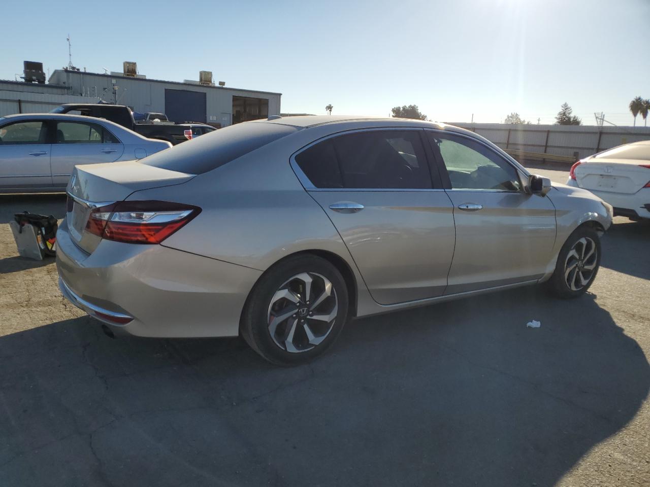 VIN 1HGCR2F87GA001860 2016 HONDA ACCORD no.3