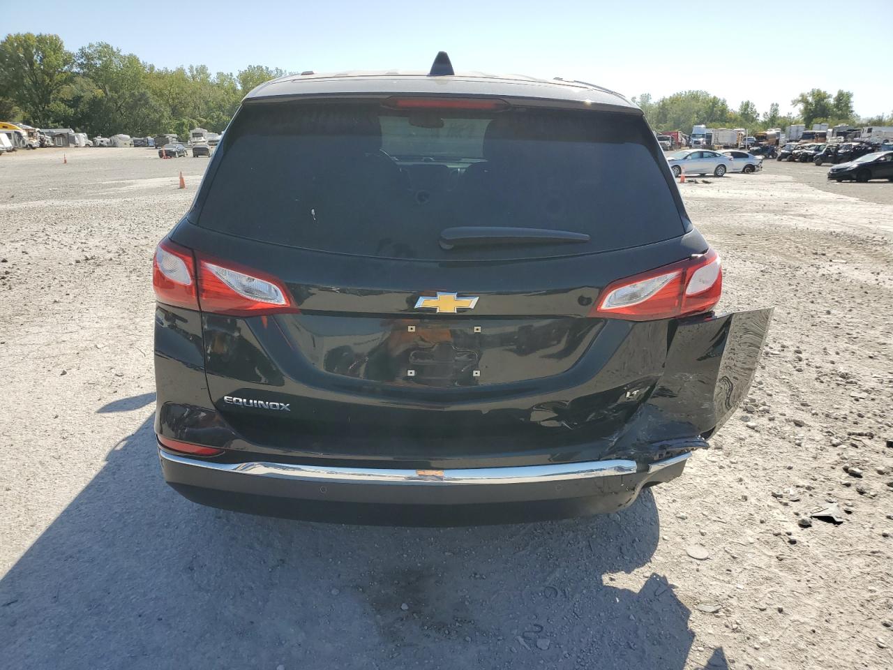 2GNAXJEV2J6325582 2018 Chevrolet Equinox Lt