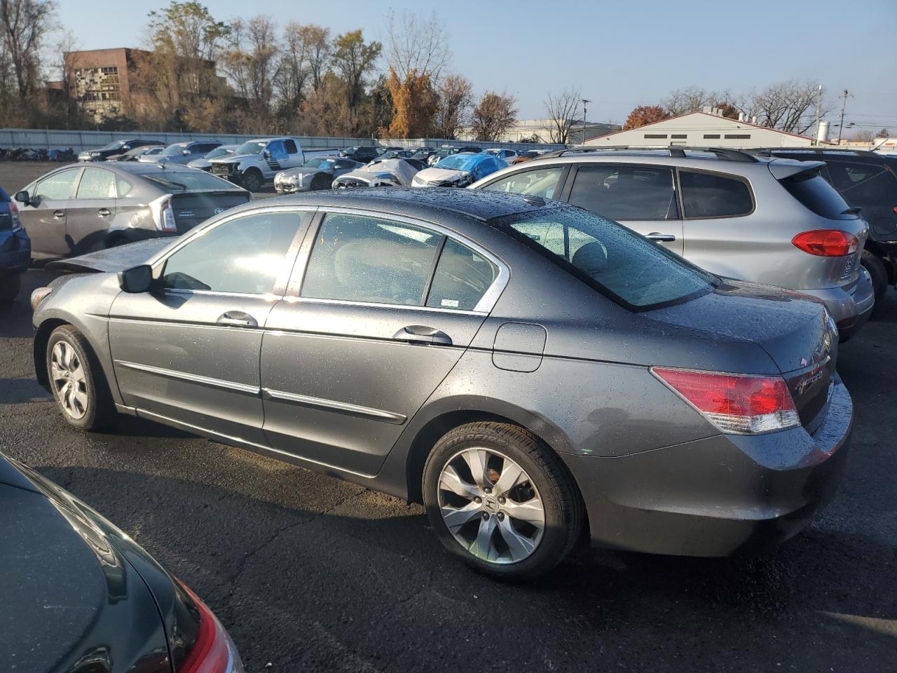 2009 Honda Accord - Image 2