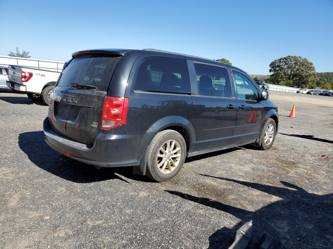 2014 Dodge Caravan - Image 3