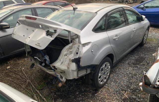 Sedans FORD FOCUS 2015 Silver