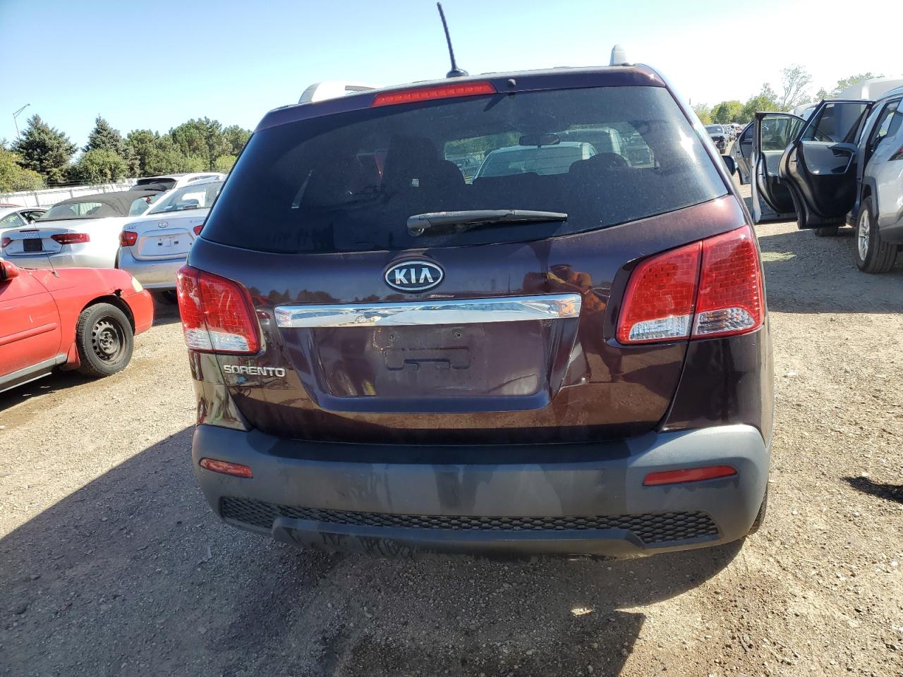 2011 Kia Sorento Base VIN: 5XYKTDA28BG125705 Lot: 73566414