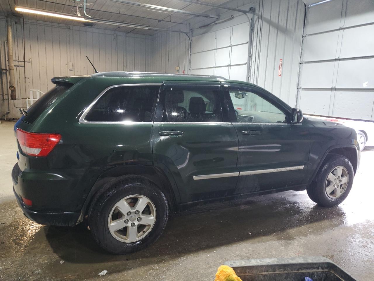 2011 Jeep Grand Cherokee - Image 3