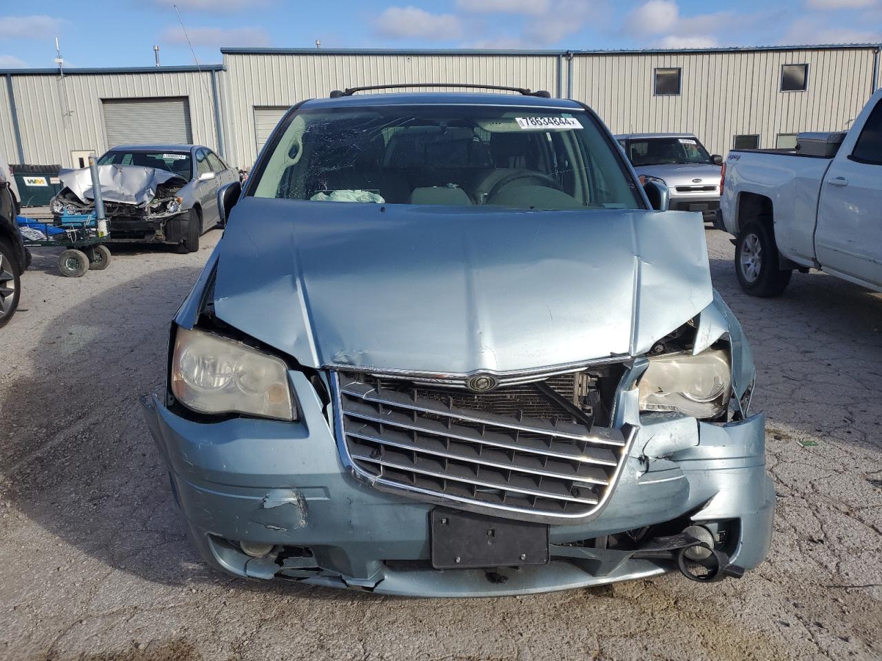 2008 Chrysler Town & Country - Image 5