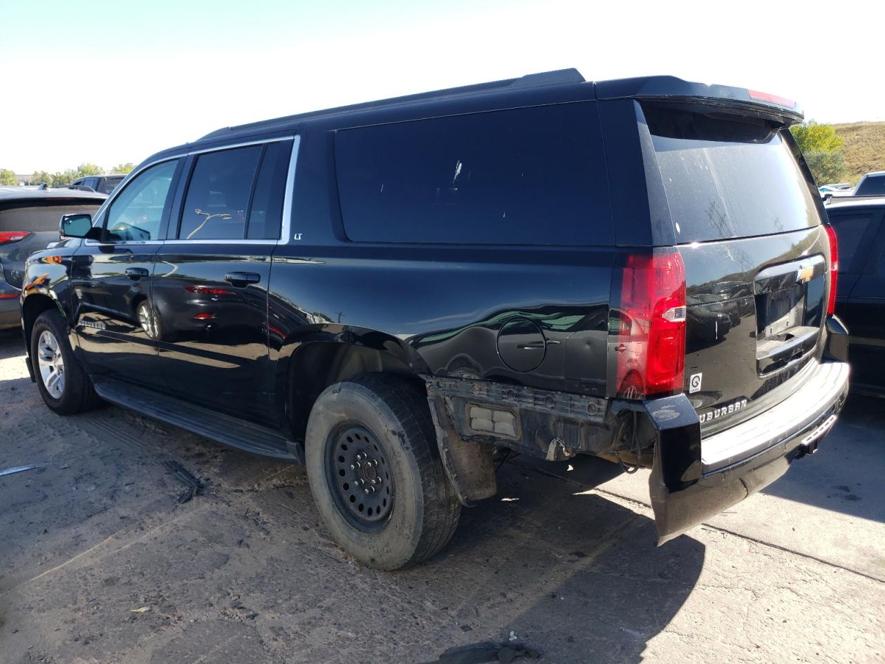 VIN 1GNSKHKC2JR252961 2018 CHEVROLET SUBURBAN no.2