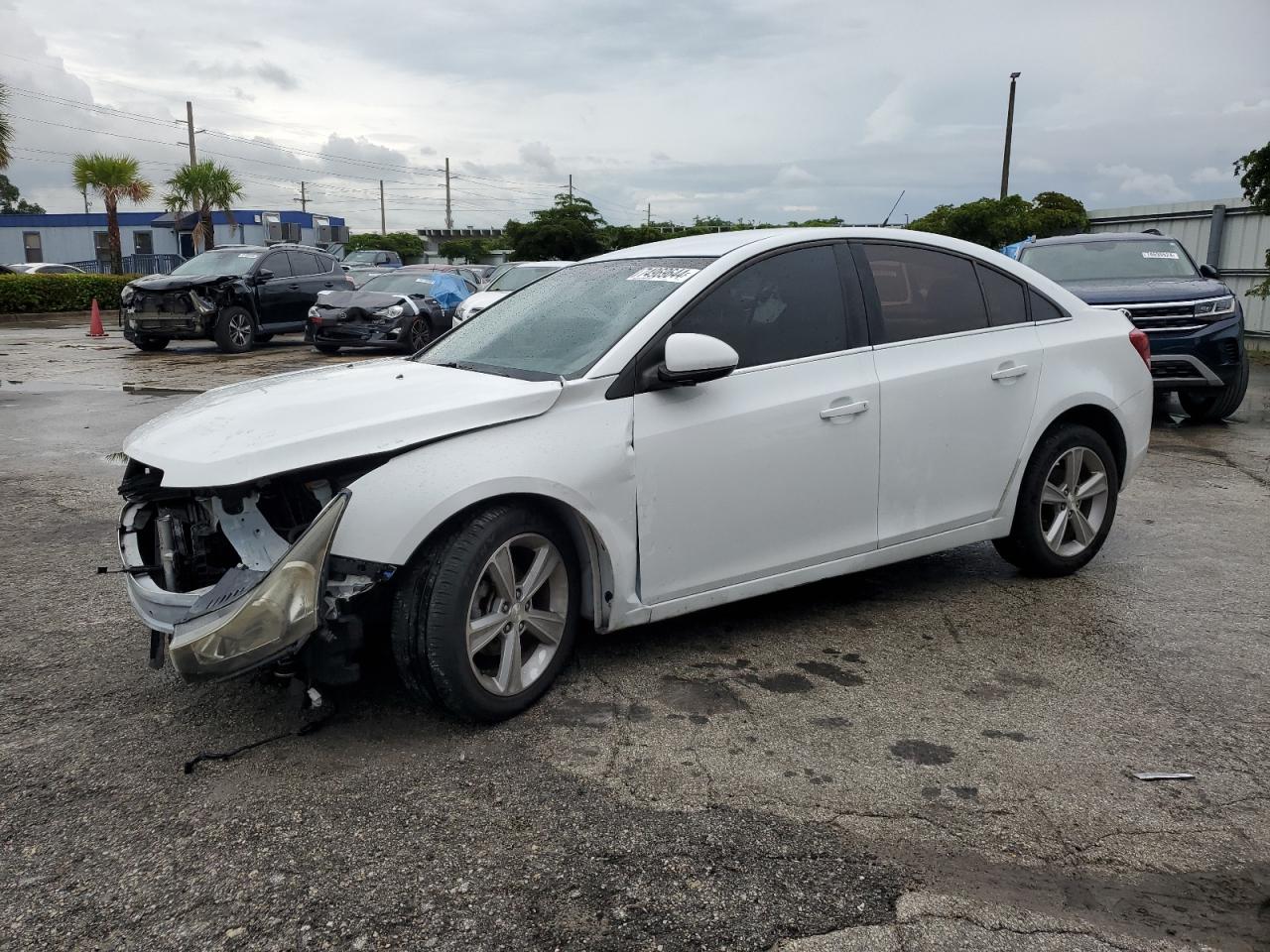 2015 Chevrolet Cruze Lt for Sale in Miami, FL - Front End