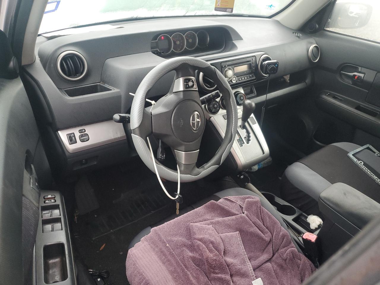 2011 Scion xB - Image 8