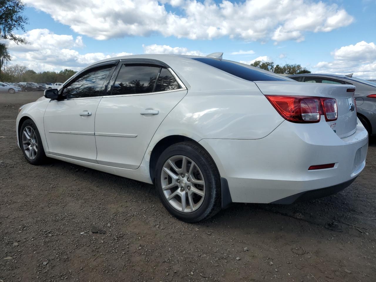 2016 Chevrolet Malibu - Image 2